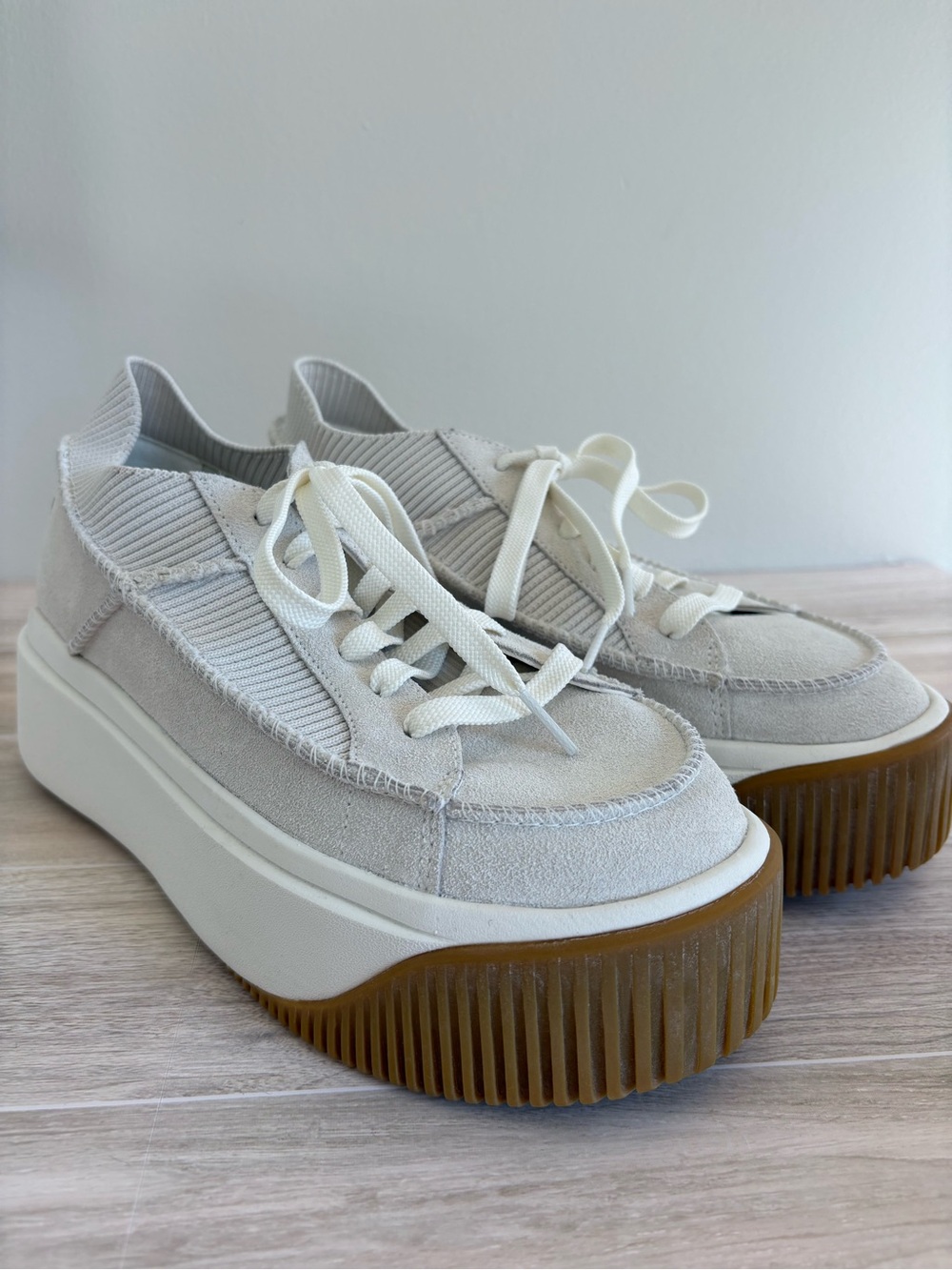 UGG Women's E-Z Duzzit Lace-Up Platform Sneakers Size 8.5 Scandi Girl Minimalism